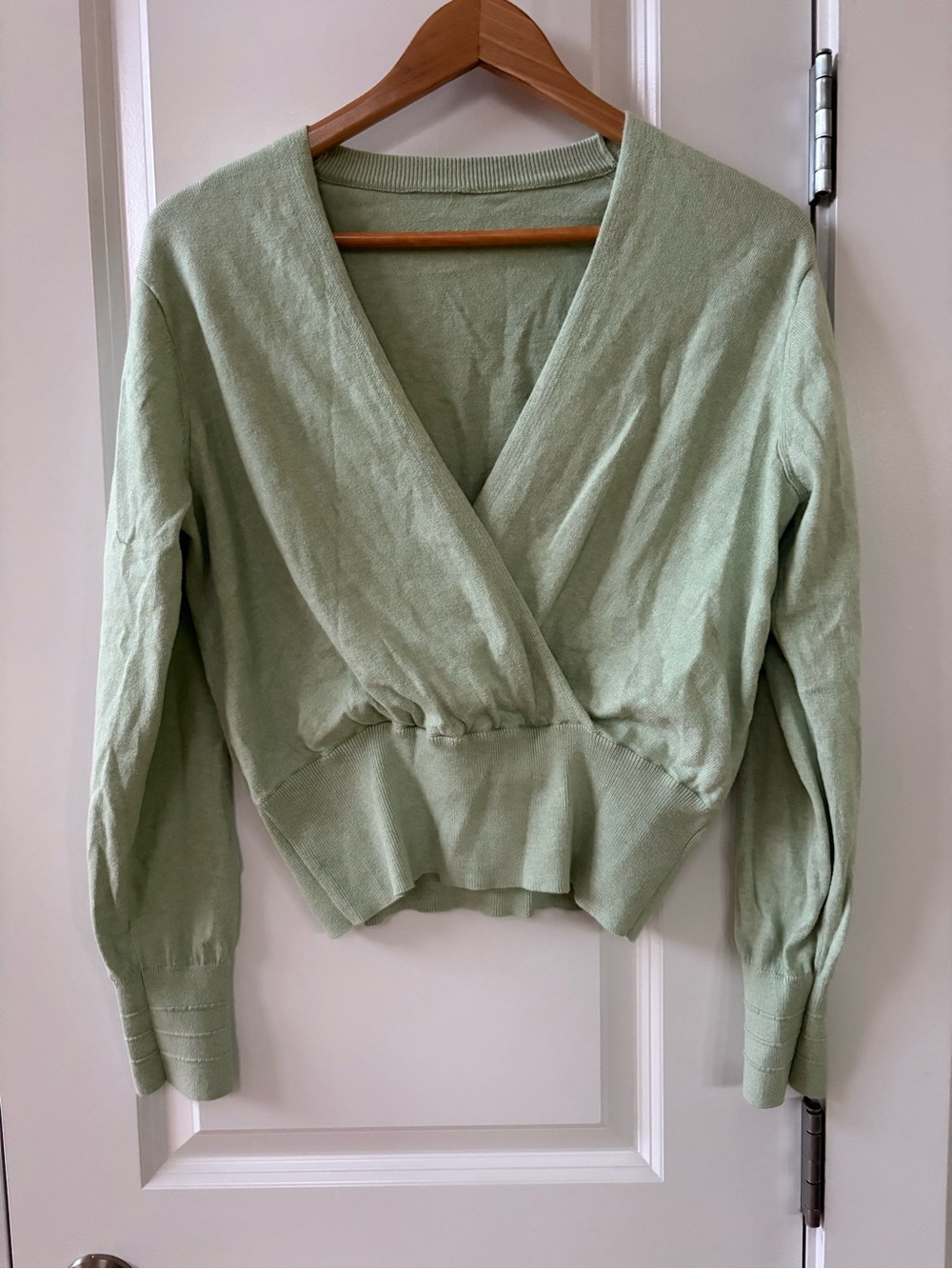 Lululemon Crossover Ribbed Waist Sweater Women’s 6 Cotton with Cashmere